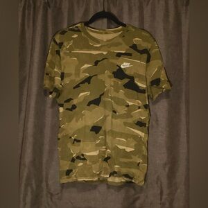 NIKE Camo T-Shirt | unisex, men’s, women